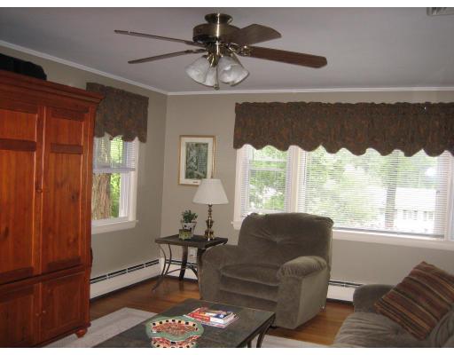 523 Forest Hills Road Springfield, MA 01128 - Photo 5 of 10