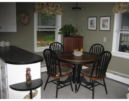 523 Forest Hills Road Springfield, MA 01128 - Photo 8 of 10