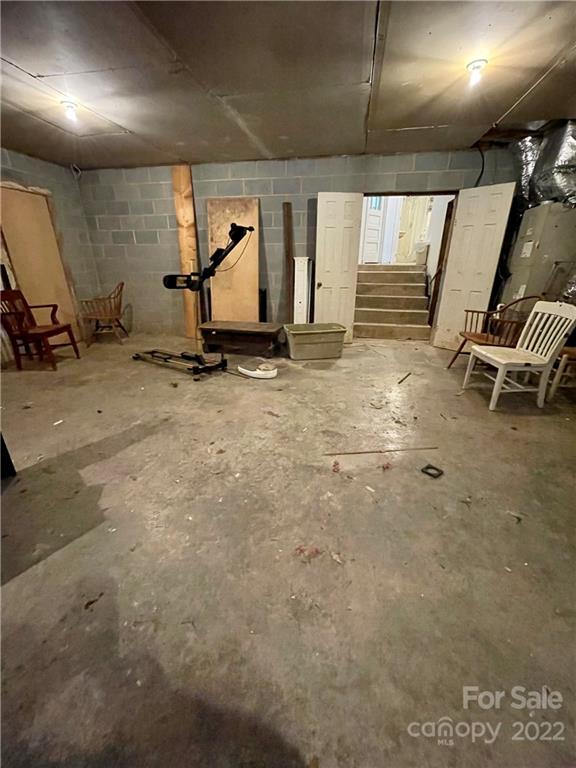 911 Long Branch Road Grover, NC 28073 - Photo 31 of 37 a view of a room with gym equipment