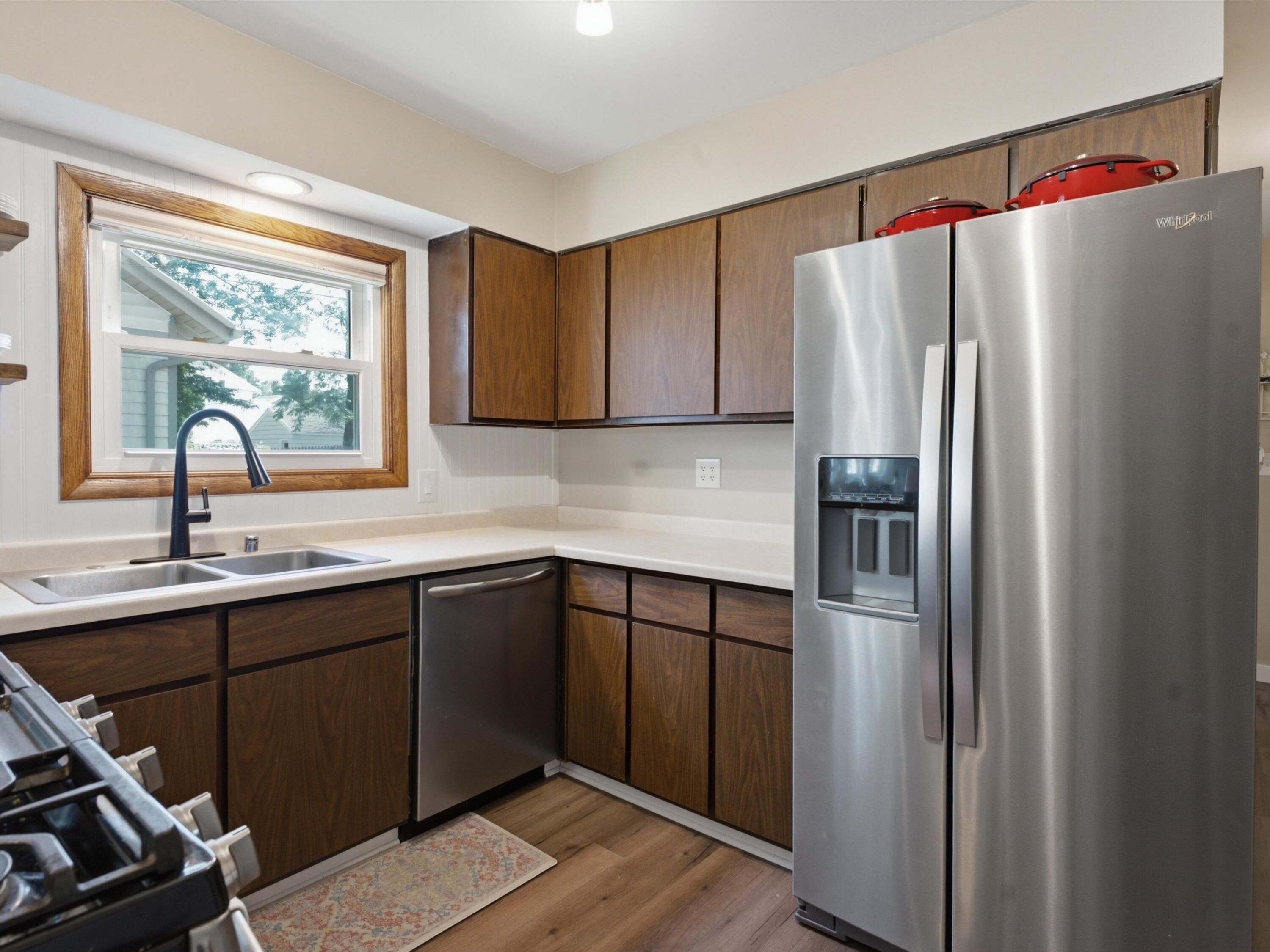 920 North 6th Street Manitowoc, WI 54220 - Photo 8 of 26 Kitchen