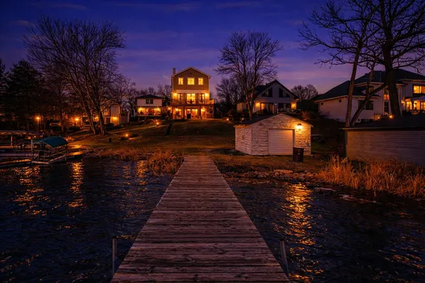$999,000 | 29149 White Oak Lane, Waterford, WI 53185