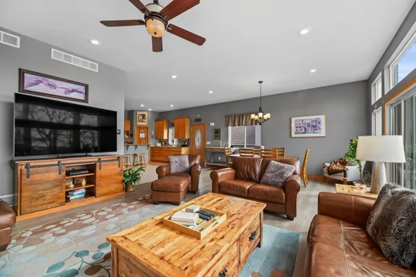 $1,150,000 | 29149 White Oak Lane, Waterford, WI 53185