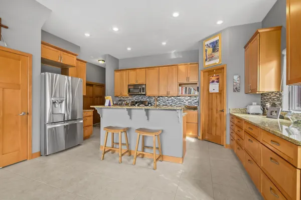 $1,150,000 | 29149 White Oak Lane, Waterford, WI 53185