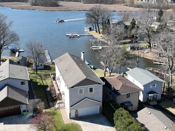$1,150,000 | 29149 White Oak Lane, Waterford, WI 53185