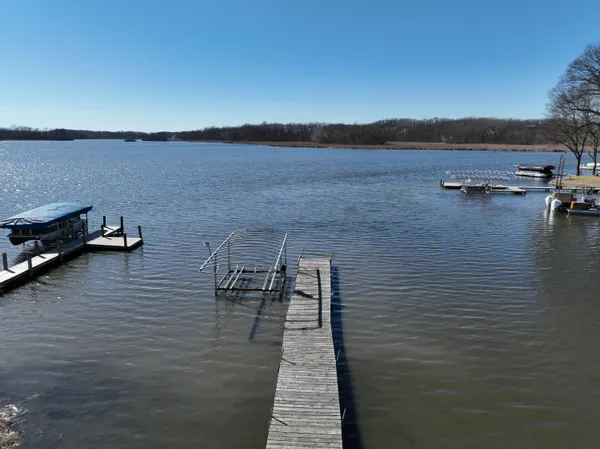 $1,150,000 | 29149 White Oak Lane, Waterford, WI 53185