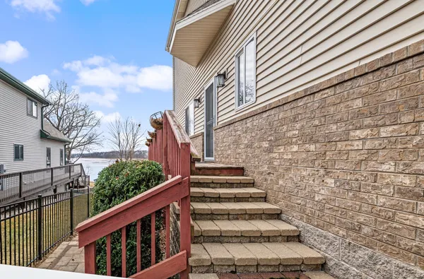 $1,150,000 | 29149 White Oak Lane, Waterford, WI 53185