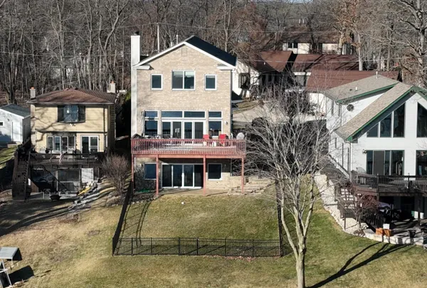 $1,150,000 | 29149 White Oak Lane, Waterford, WI 53185