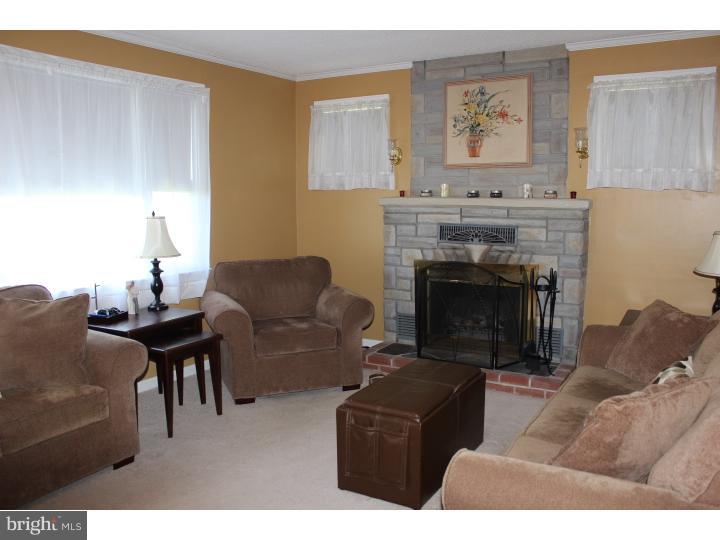 816 East Evesham Road Glendora, NJ 08029 - Photo 3 of 12 Living Room