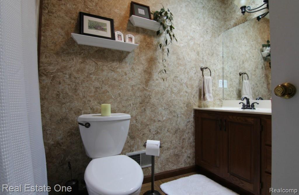 8505 Waumegah Road Clarkston, MI 48348 - Photo 14 of 18 IMG_1027 (1280x835).jpg