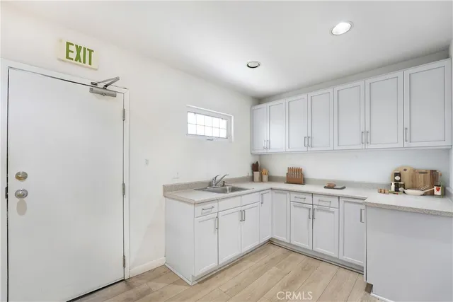 $2,700,000 | 12044 Washington Boulevard, Los Angeles, CA 90066