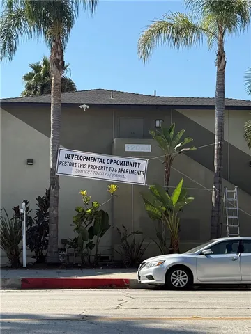 $2,700,000 | 12044 Washington Boulevard, Los Angeles, CA 90066