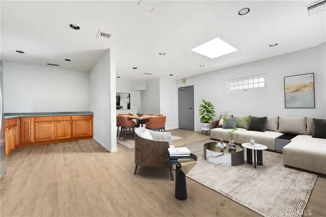 $2,700,000 | 12044 Washington Boulevard, Los Angeles, CA 90066