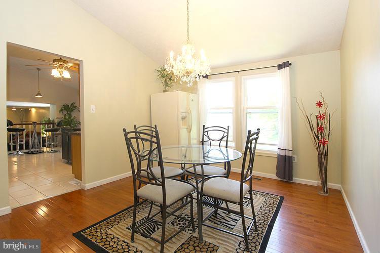 3045 Memory Lane Silver Spring, MD 20904 - Photo 6 of 21 Dining Room