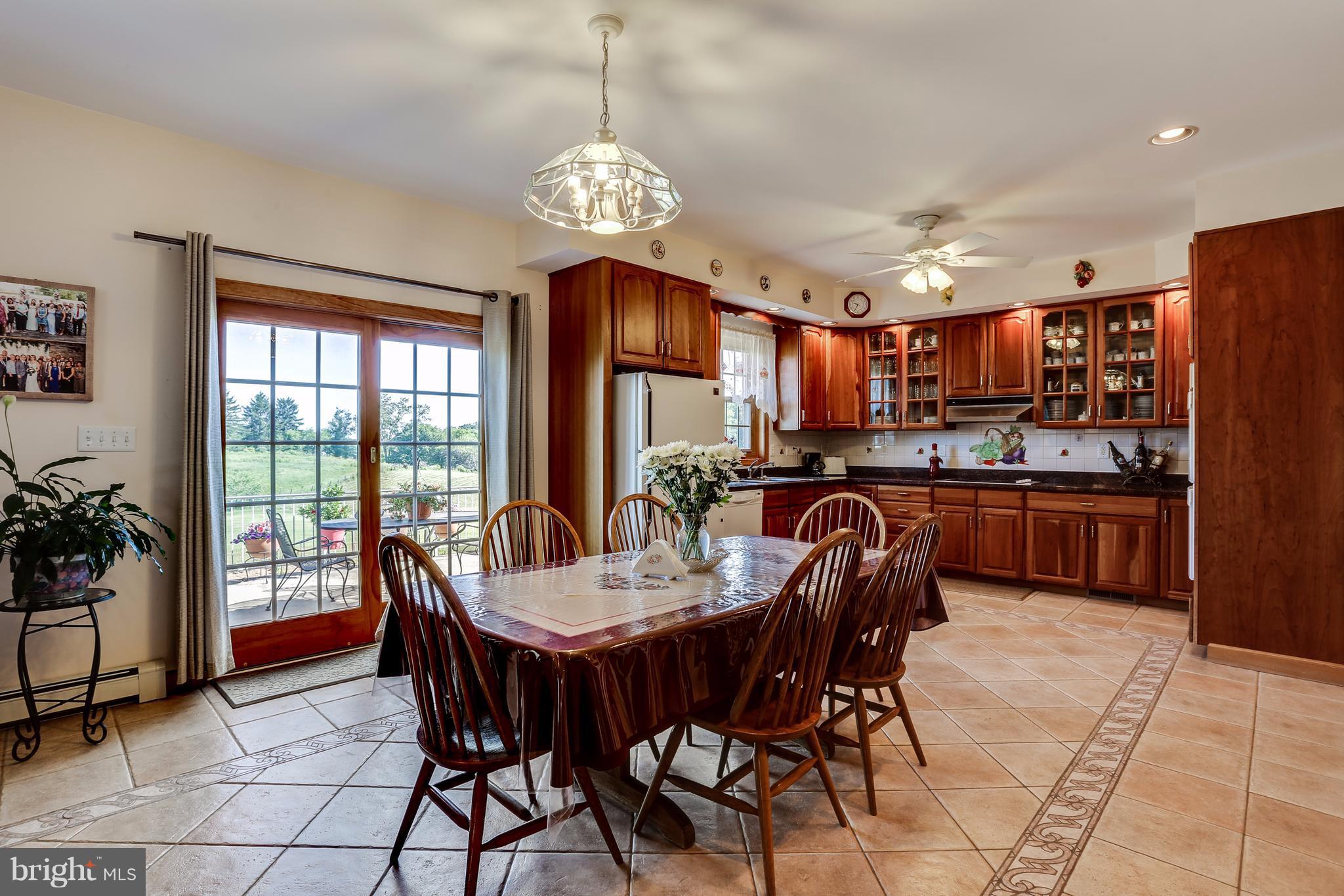 17194 Hardy Road Mount Airy, MD 21771 - Photo 8 of 29 Large Eat In Kitchen