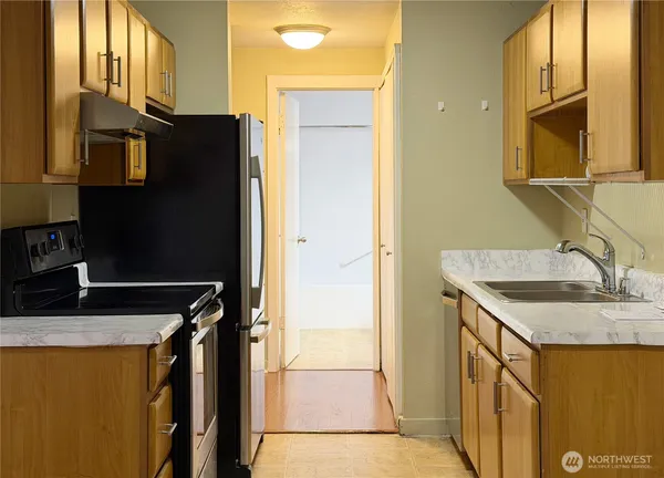 $1,900 | 16817 Larch Way, Unit B101, Lynnwood, WA 98037