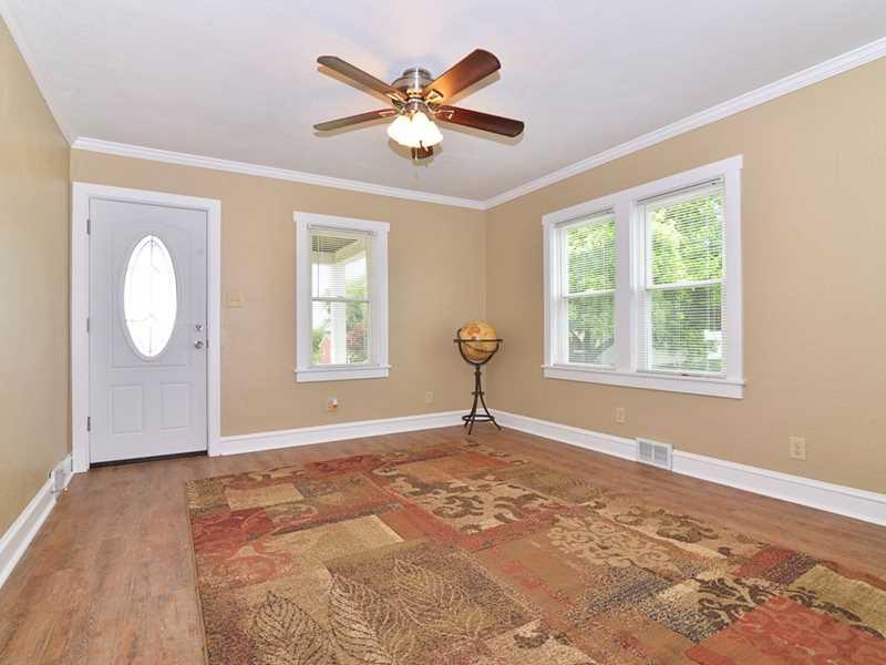 48 Herbst Road Coraopolis, PA 15108 - Photo 3 of 14 Living Room.
