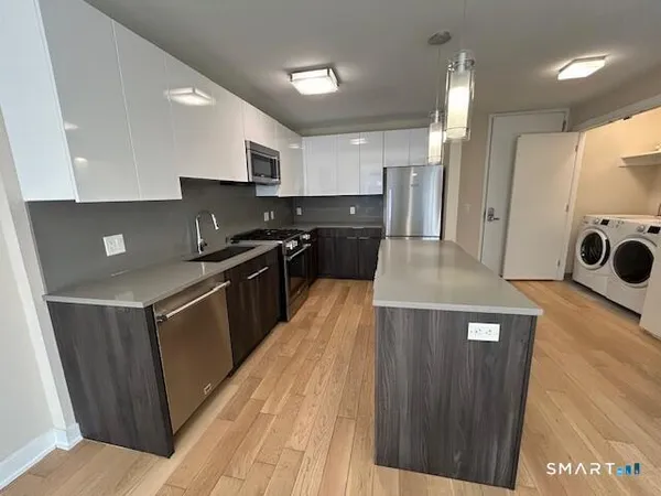 $2,497 | 401 Atlantic Street, Unit 17F, Stamford, CT 06901