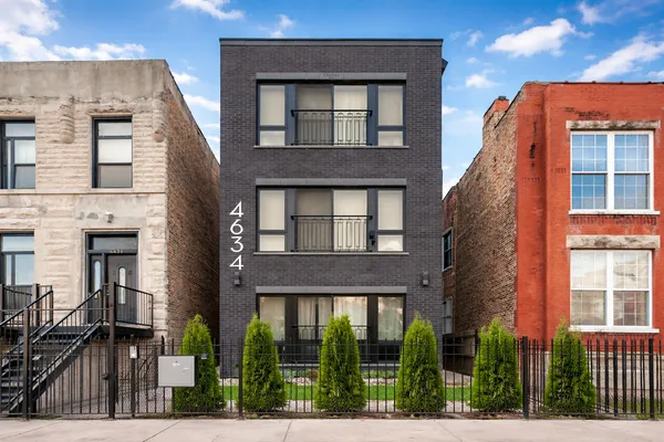 $2,850 | 4634 South Langley Avenue, Unit 3, Chicago, IL 60653