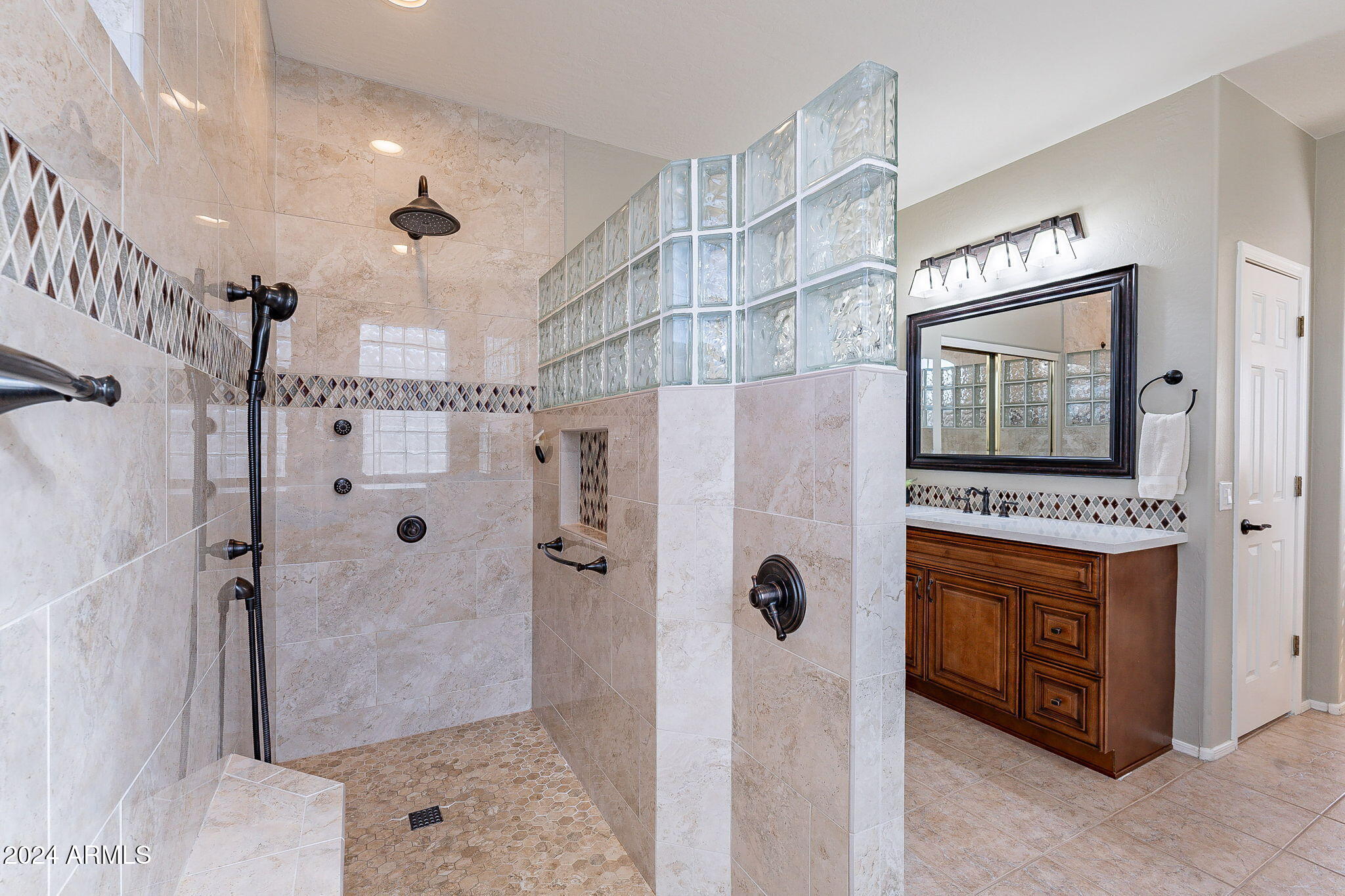 2451 East Darrel Road Phoenix, AZ 85042 - Photo 53 of 97 50-web-or-mls-Darrel-50