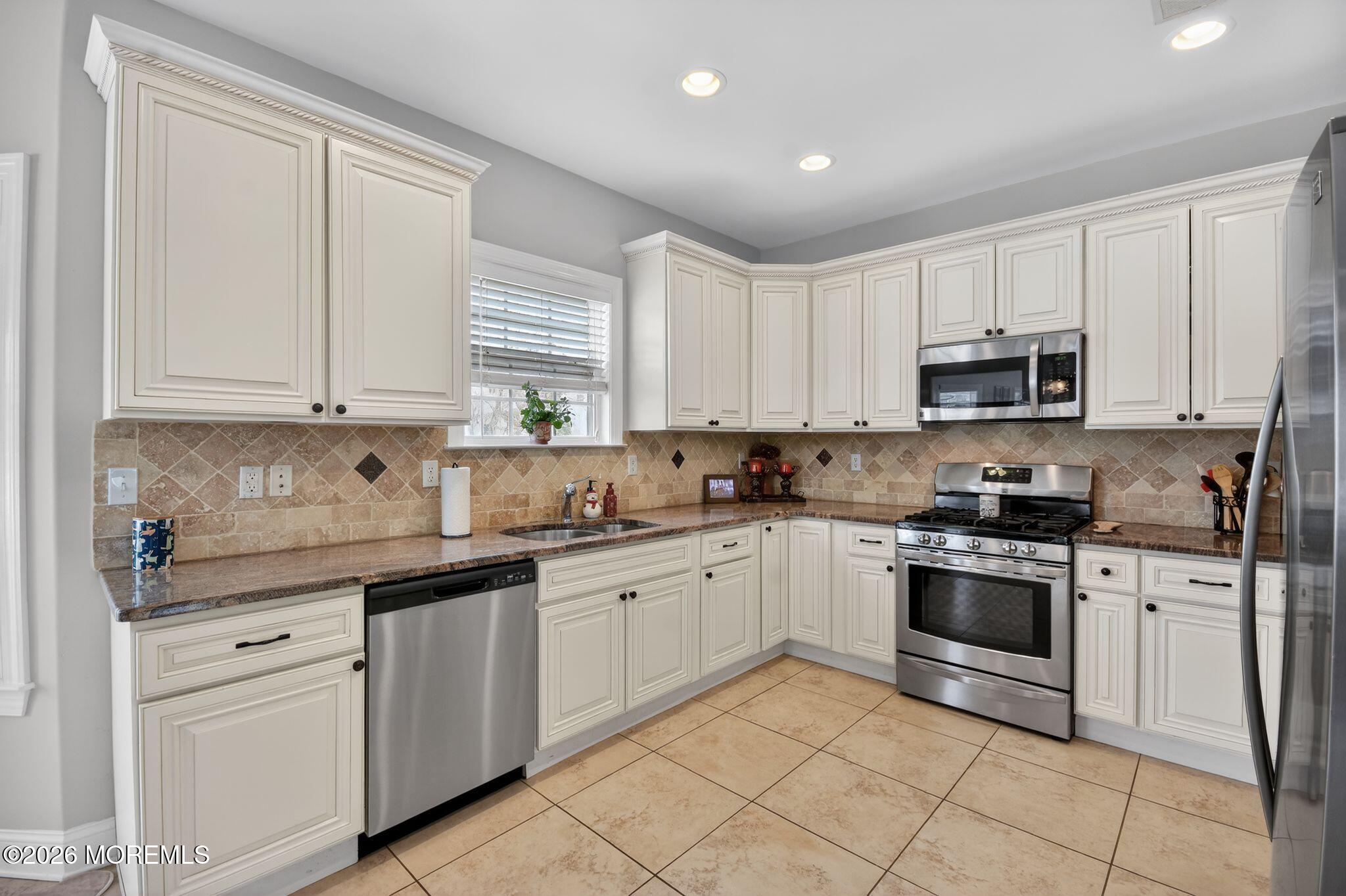 95 Savannah Road Toms River, NJ 08757 - Photo 21 of 39 43_95_Savannah_Rd_Toms_River_NJ_08757-Ki