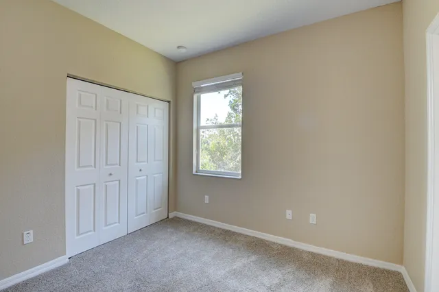 $2,300 | 121 Hemingway Court, Palm Springs, FL 33461