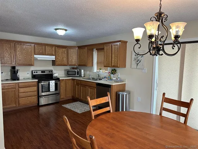 $379,900 | 324 Capitol Avenue, Waterbury, CT 06705