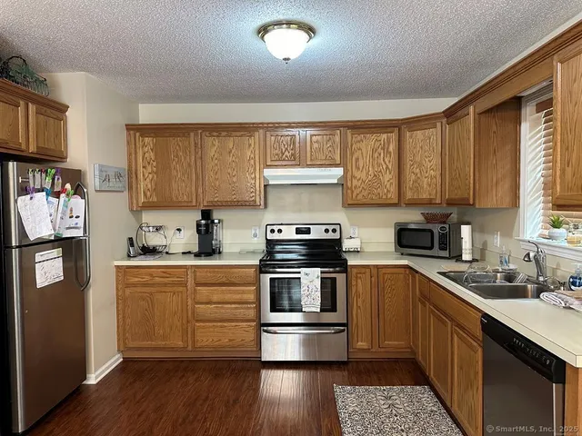 $379,900 | 324 Capitol Avenue, Waterbury, CT 06705