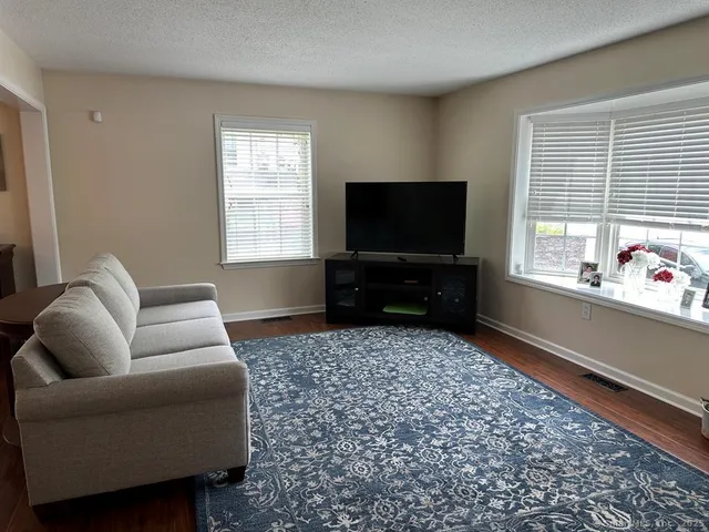 $379,900 | 324 Capitol Avenue, Waterbury, CT 06705