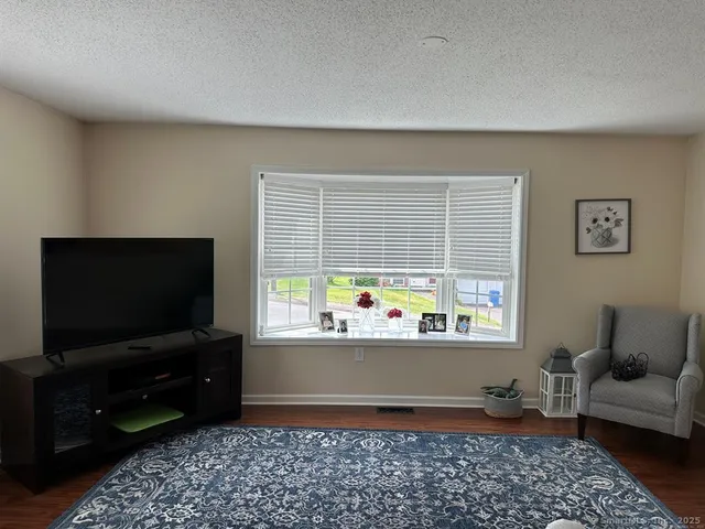 $379,900 | 324 Capitol Avenue, Waterbury, CT 06705