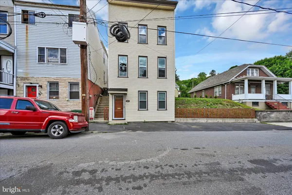 $239,900 | 362 Front Street, Pottsville, PA 17901