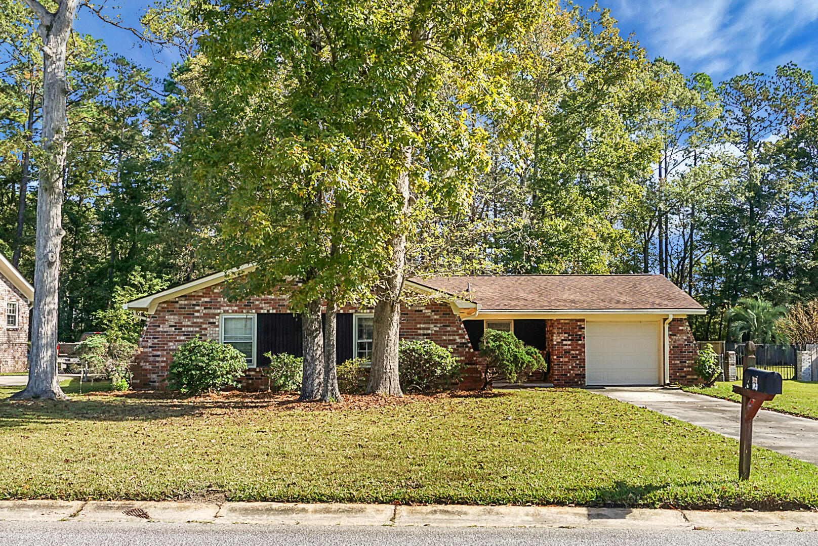 143 Foxborough Road Goose Creek, SC 29445 - Photo 2 of 32 DSC01177