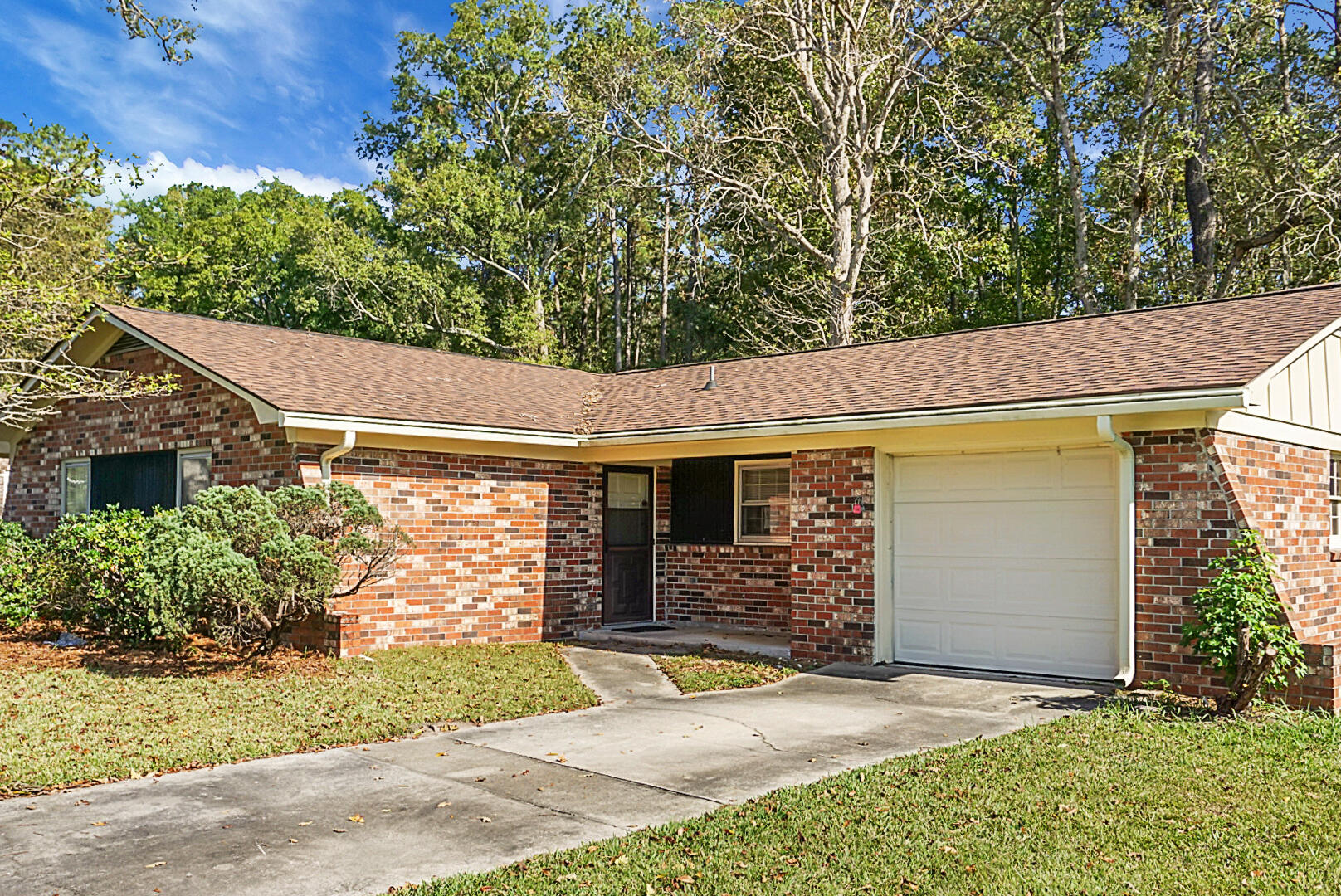 143 Foxborough Road Goose Creek, SC 29445 - Photo 4 of 32 DSC01183