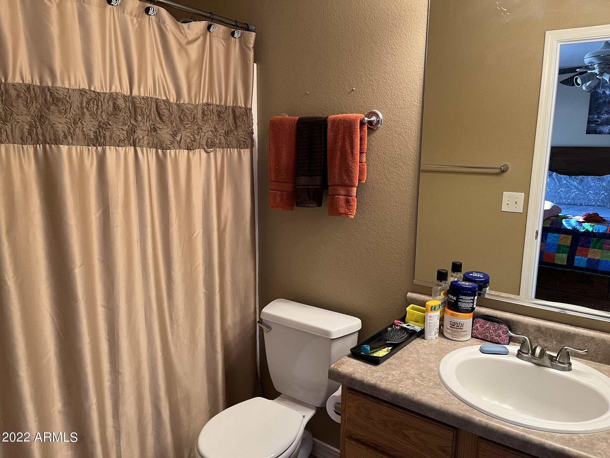 3460 South Conestoga Road Apache Junction, AZ 85119 - Photo 12 of 22 Primary Bathroom