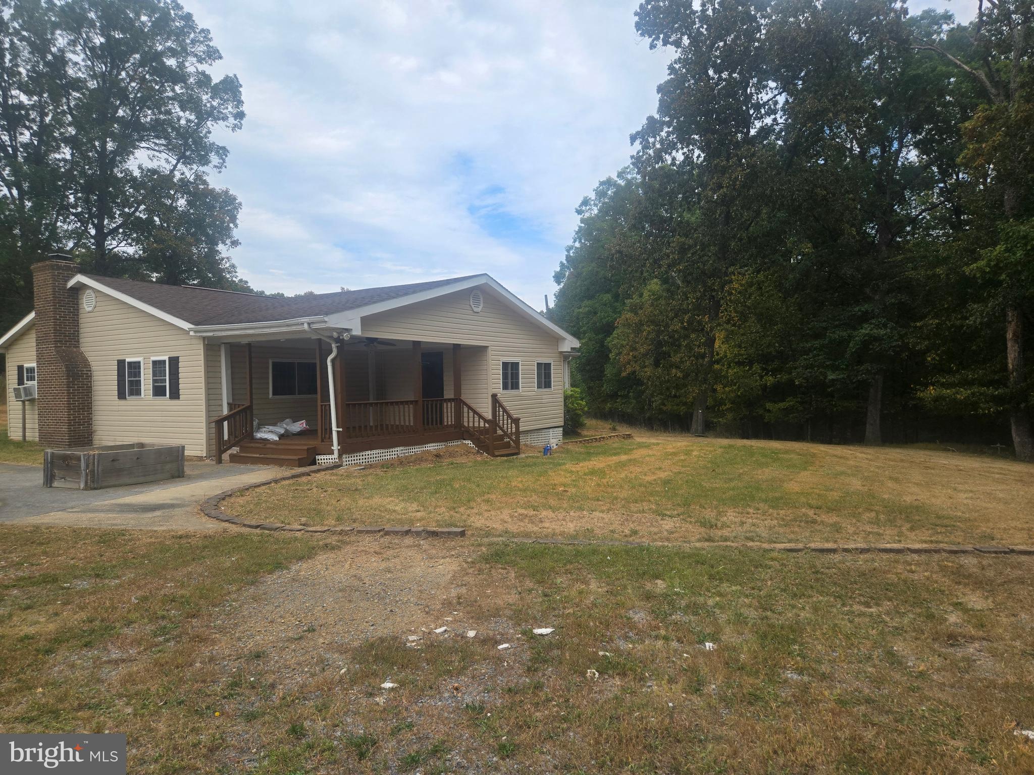 589 Pine Grove Road Berkeley Springs, WV 25411 - Photo 2 of 25