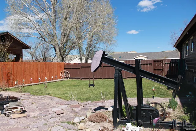 $375,000 | 588 South Oak Street, La Barge, WY 83123