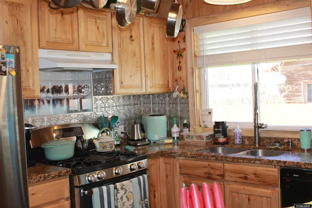 $375,000 | 588 South Oak Street, La Barge, WY 83123