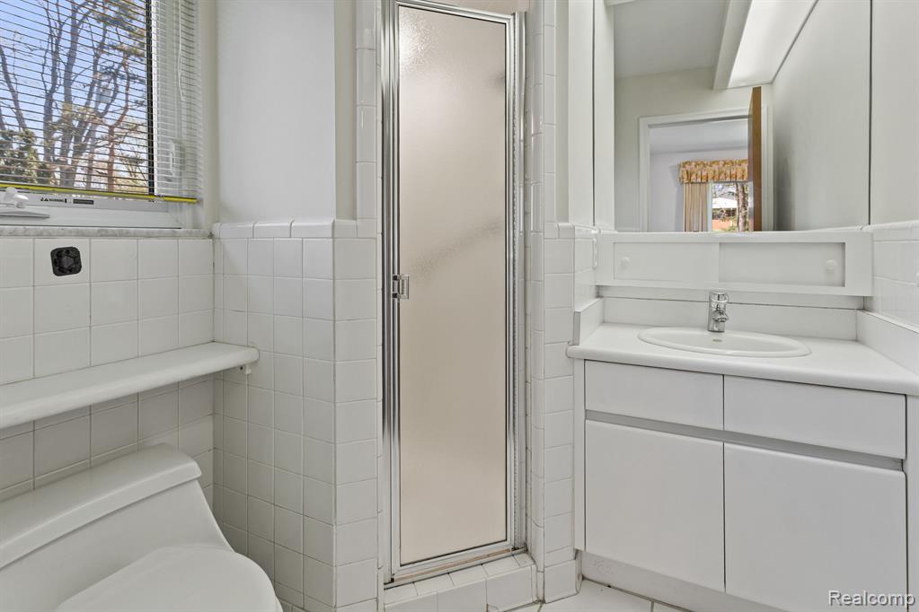 25826 Farmington Road Farmington Hills, MI 48336 - Photo 25 of 43