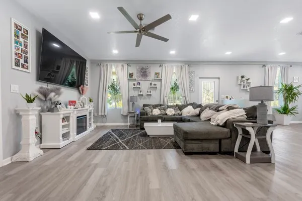 $859,999 | 43 Obaya Lane, Bedias, TX 77831