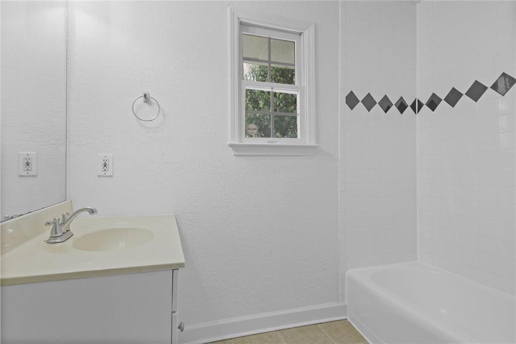 869 Briarcliff Road Northeast, Unit B11 Atlanta, GA 30306 - Photo 16 of 27