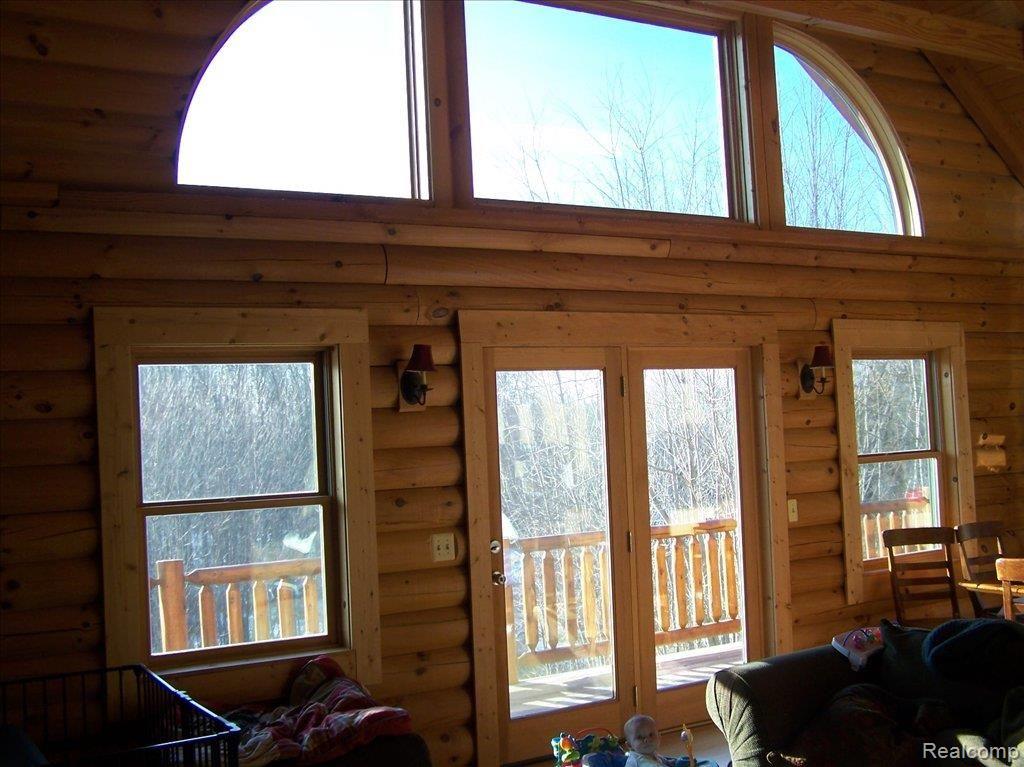 2530 South Bull Run Road Fowlerville, MI 48836 - Photo 12 of 20 BEAUTIFUL WINDOW