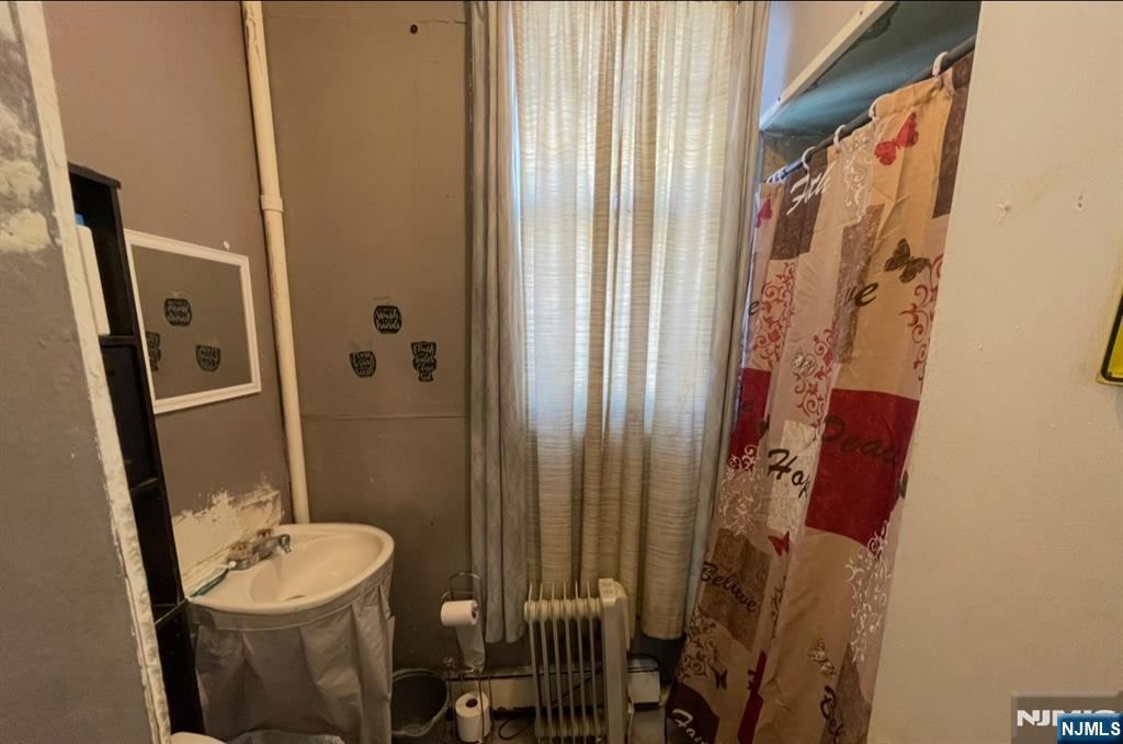 23 Ward Street Paterson, NJ 07501 - Photo 6 of 9