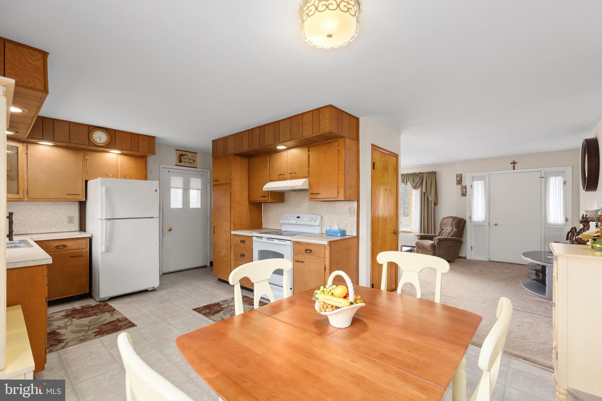 201 Arlene Street Minersville, PA 17954 - Photo 15 of 31 a dining room with a table and chairs
