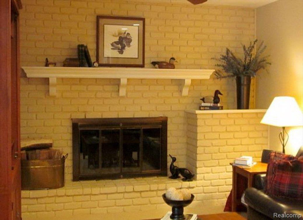5595 Raven Road Bloomfield Hills, MI 48301 - Photo 10 of 25 Family Room