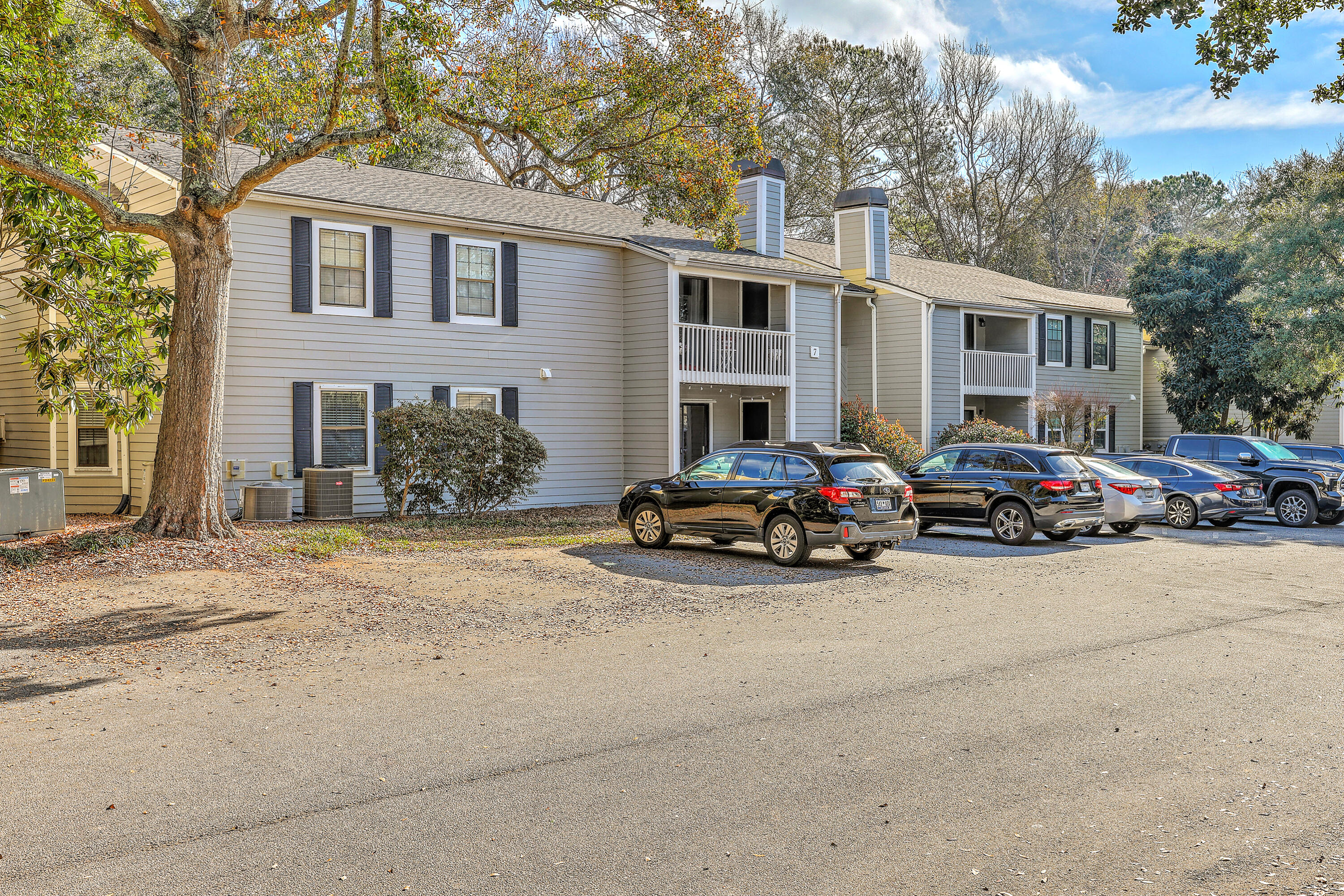 1054 Anna Knapp Boulevard, Unit 7H Mount Pleasant, SC 29464 - Photo 11 of 45 ZYN_0769_70_71_72_73_74_75