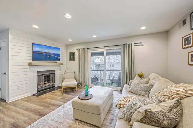 $375,000 | 1054 Anna Knapp Boulevard, Unit 7H, Mount Pleasant, SC 29464