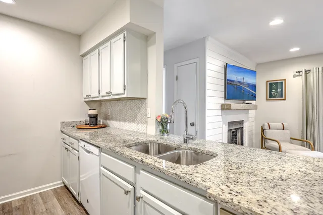 $375,000 | 1054 Anna Knapp Boulevard, Unit 7H, Mount Pleasant, SC 29464