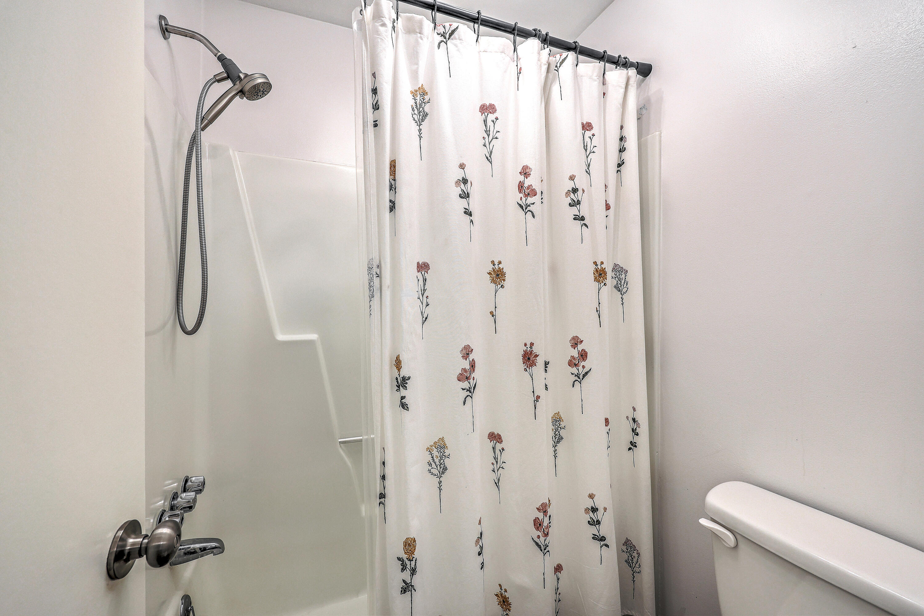 1054 Anna Knapp Boulevard, Unit 7H Mount Pleasant, SC 29464 - Photo 28 of 45 ZYN_0965_66_67_68_69_70_71