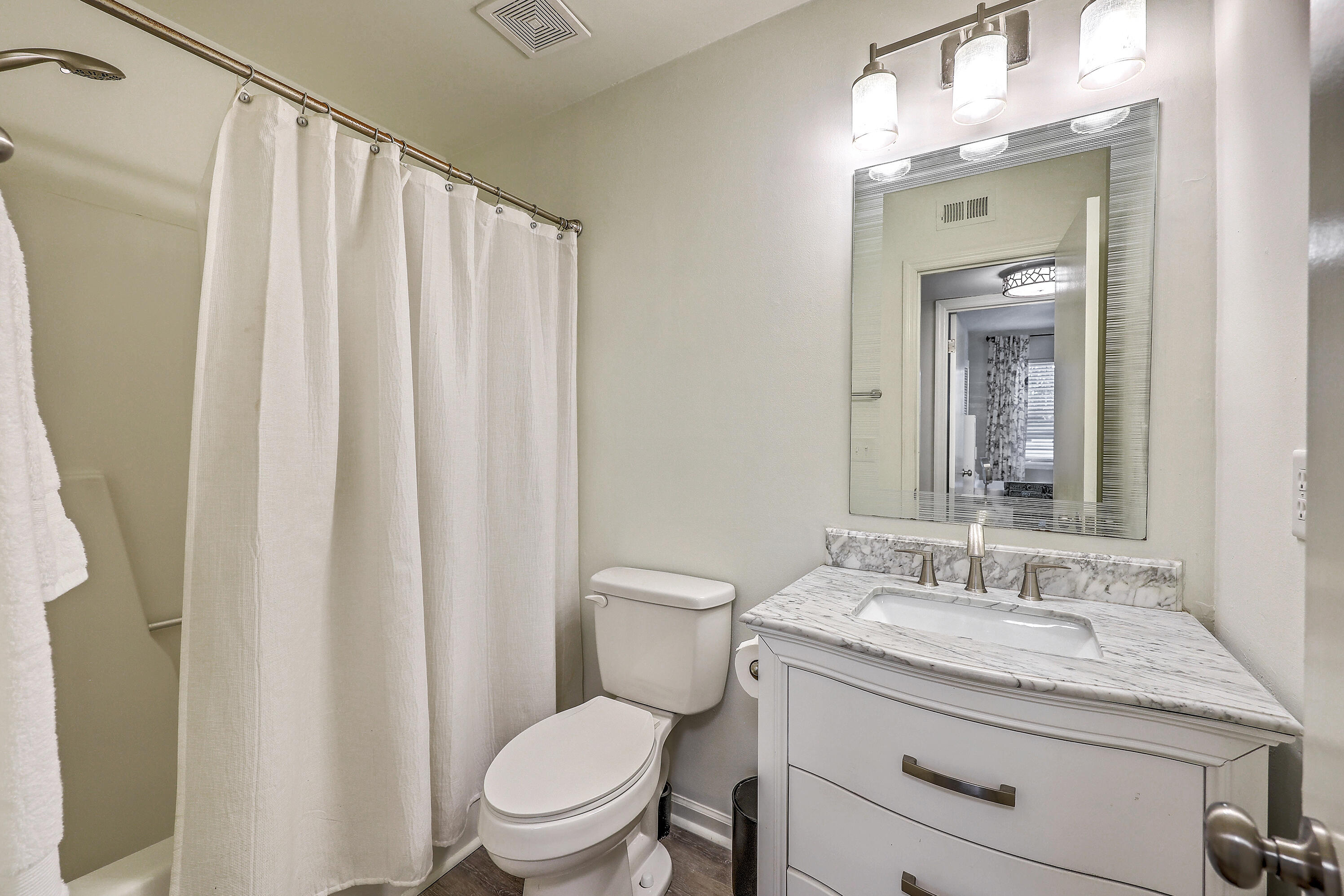 1054 Anna Knapp Boulevard, Unit 7H Mount Pleasant, SC 29464 - Photo 30 of 45 ZYN_0986_87_88_89_90_91_92