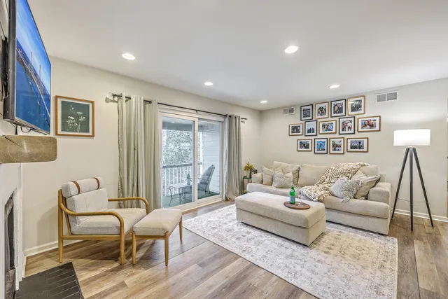 $375,000 | 1054 Anna Knapp Boulevard, Unit 7H, Mount Pleasant, SC 29464