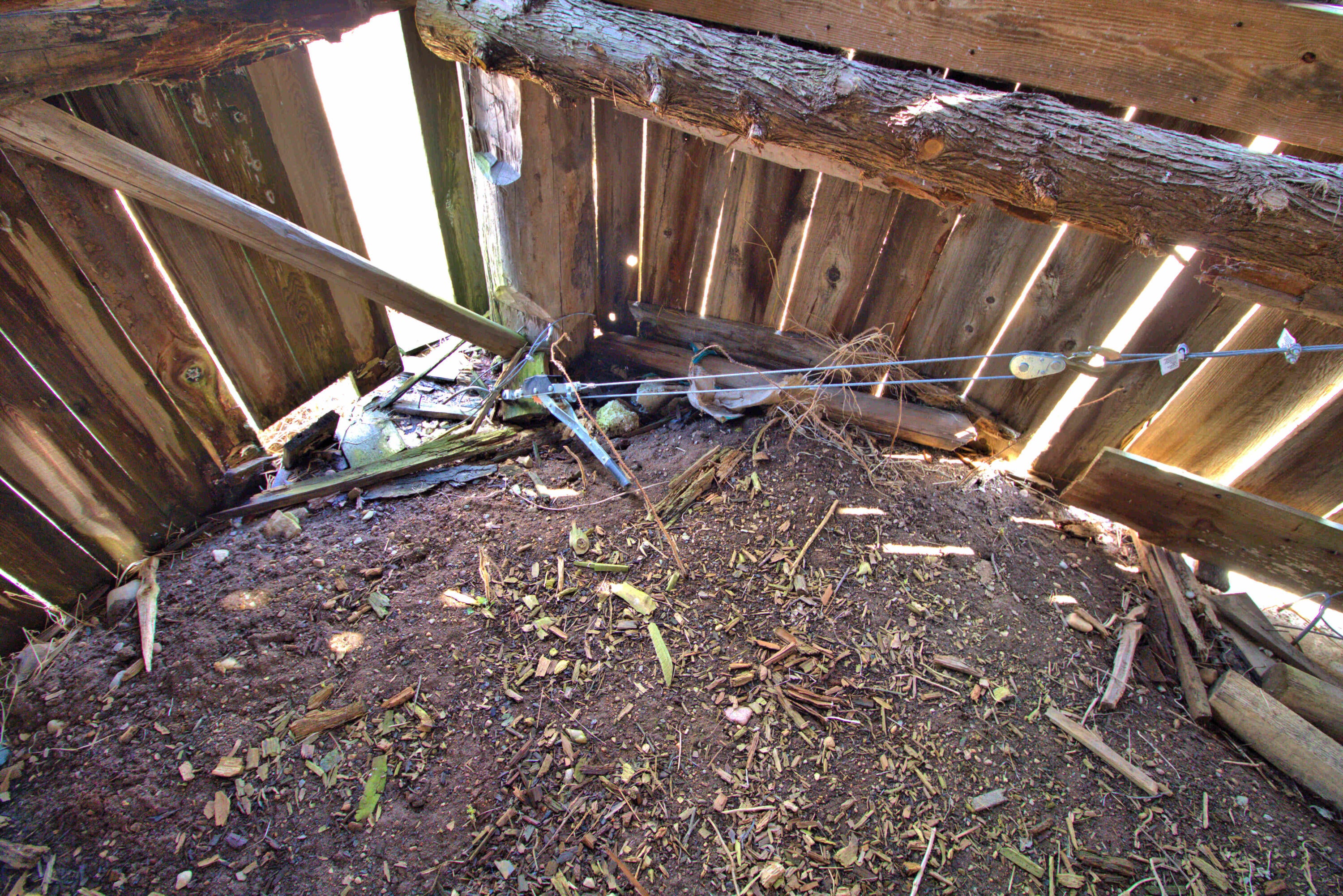 12593 East Clay Road Goetzville, MI 49736 - Photo 10 of 10 Inside barn - cable support.